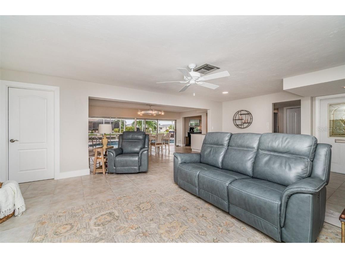 529 Belvedere Court Punta Gorda FL 33950 - STARFISH LAGOON A4667063 image8