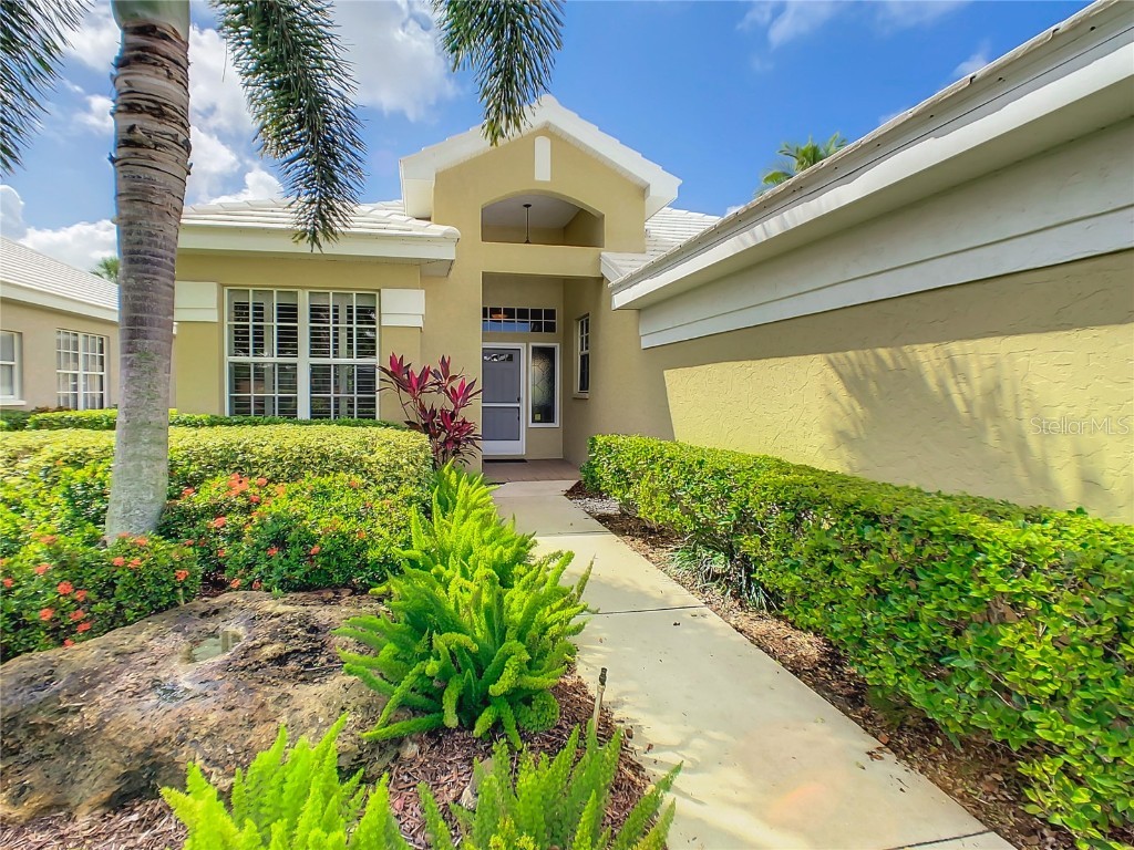 529 Fallbrook Drive Venice FL 34292 A4514132 image1