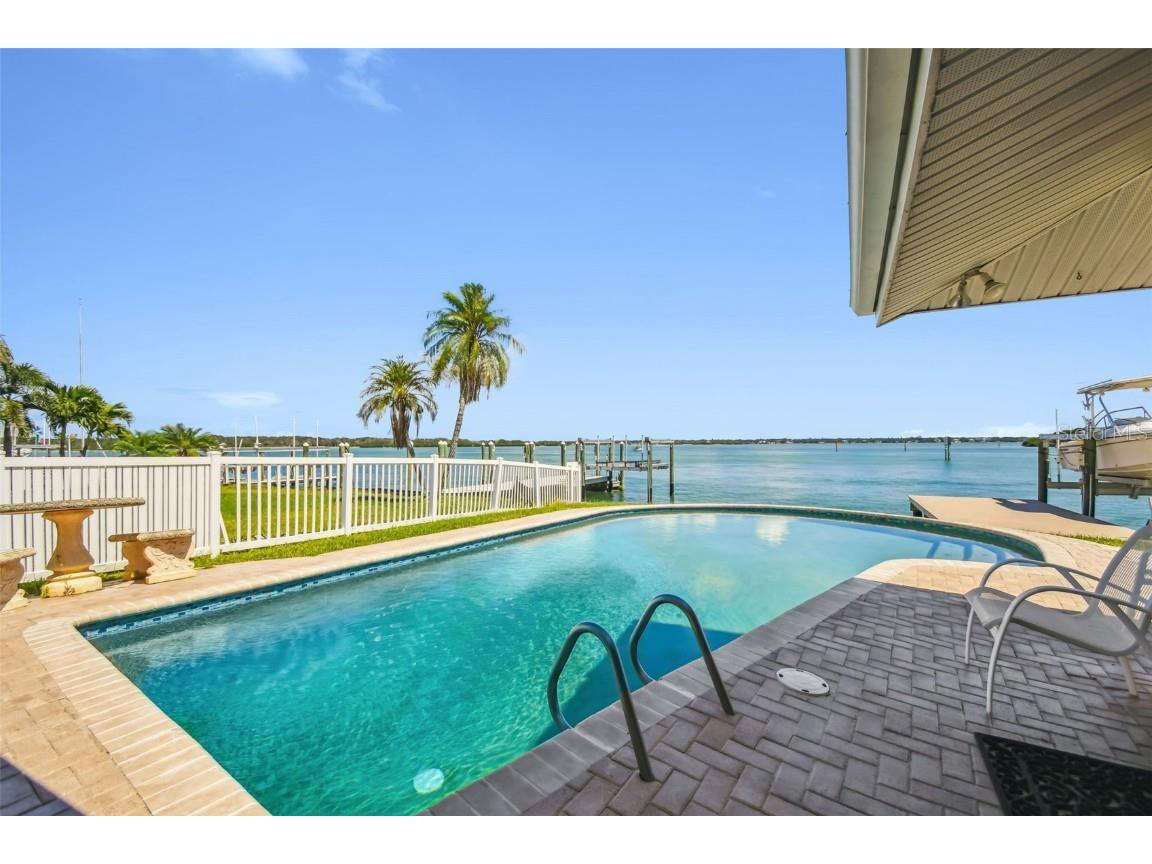 529 Johns Pass Avenue Madeira Beach FL 33708 TB8317681 image1