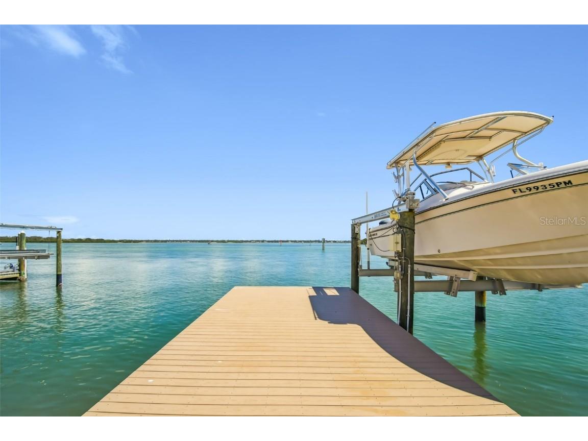 529 Johns Pass Avenue Madeira Beach FL 33708 TB8317681 image10