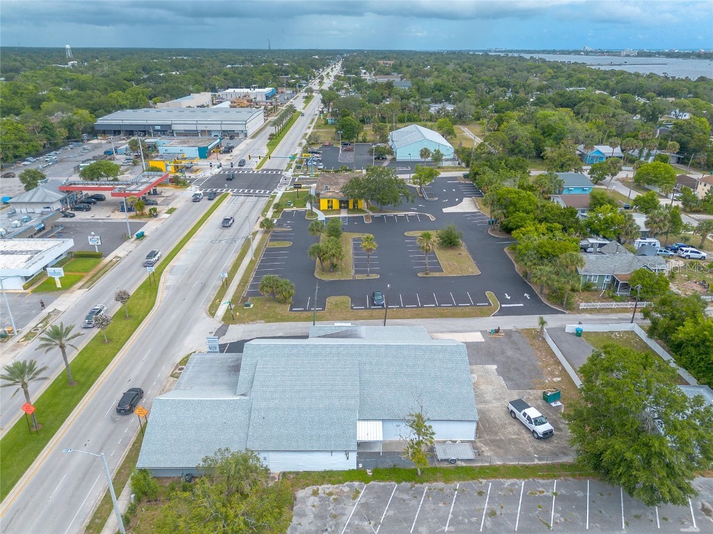 529 Ridgewood Avenue Daytona Beach FL 32117 V4946014 image2