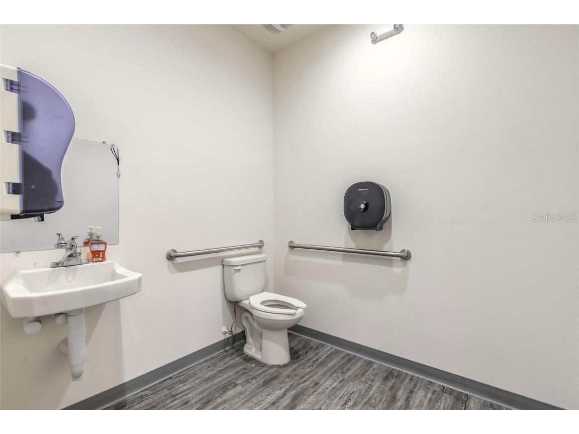 529 Ridgewood Avenue Daytona Beach FL 32117 V4946014 image29