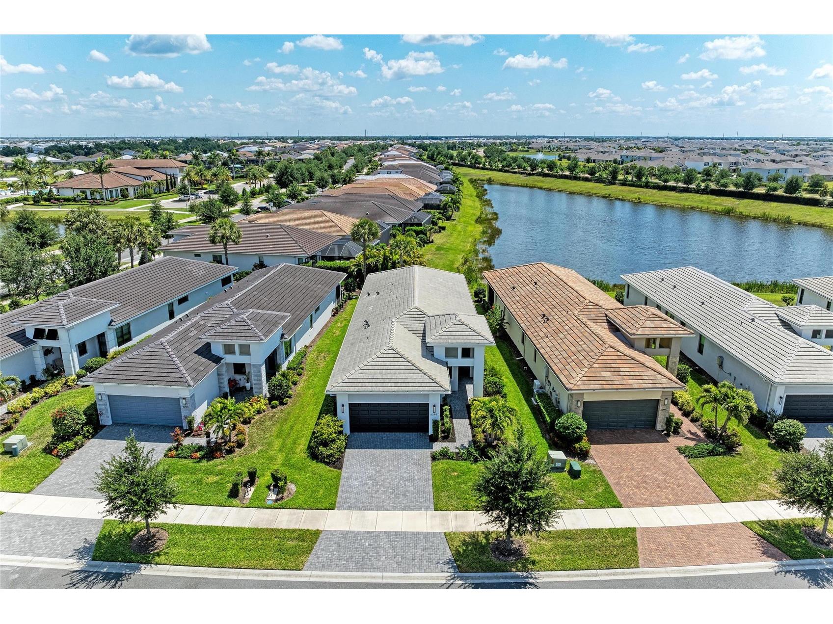 5290 Barnett Circle Bradenton FL 34211 A4691563 image1