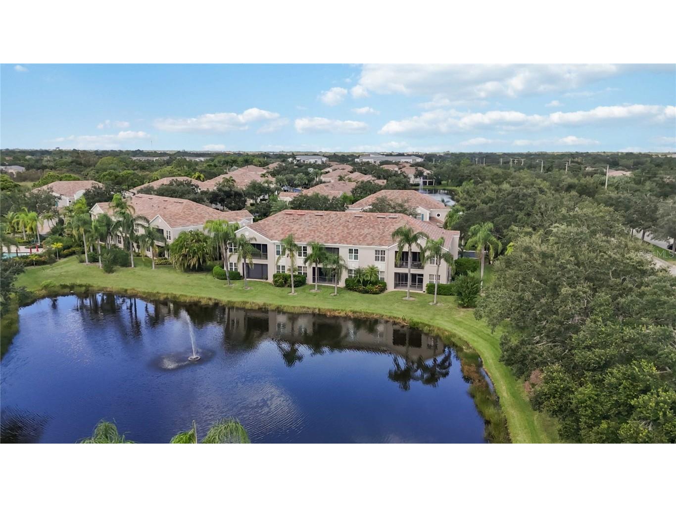 5290 Descanso Court #201B19 Sarasota FL 34238 A4669346 image2