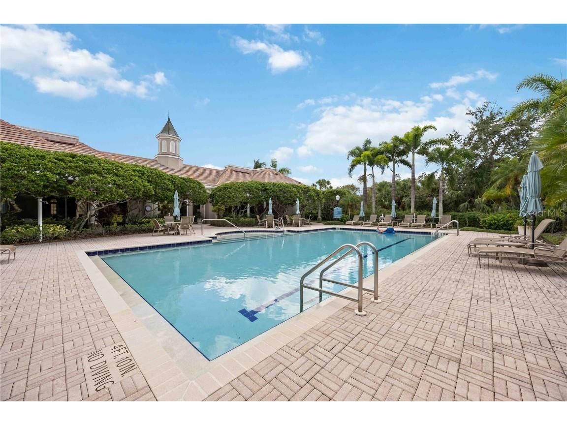 5290 Descanso Court #201B19 Sarasota FL 34238 A4669346 image27