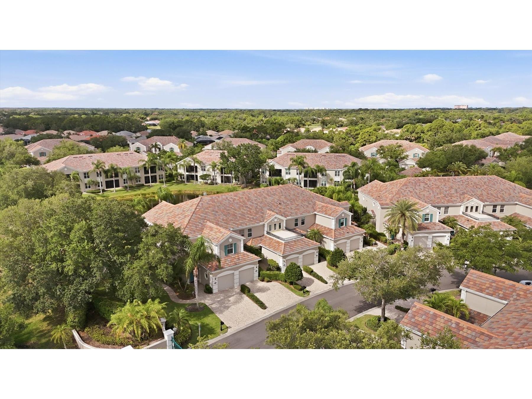5290 Descanso Court #201B19 Sarasota FL 34238 A4694500 image1