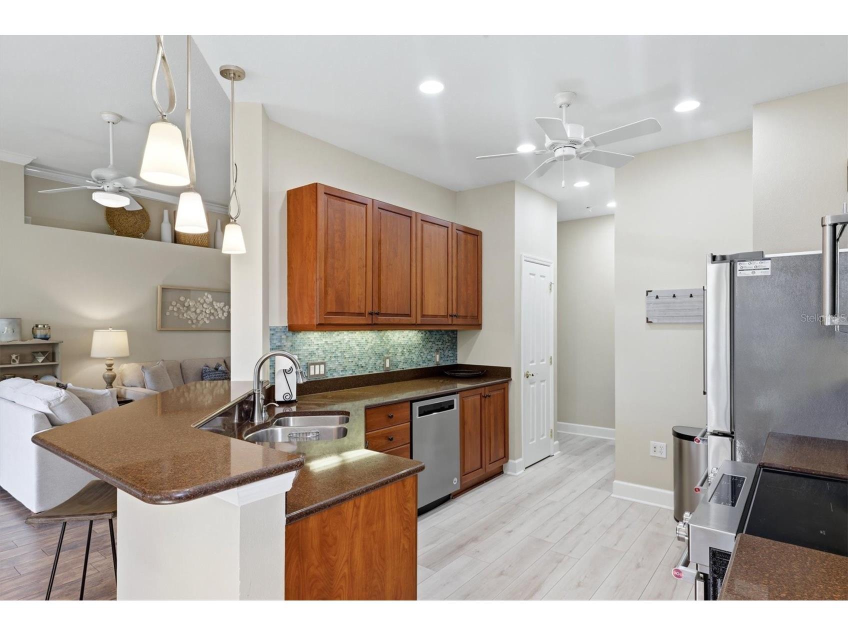 5290 Descanso Court #201B19 Sarasota FL 34238 A4694500 image16