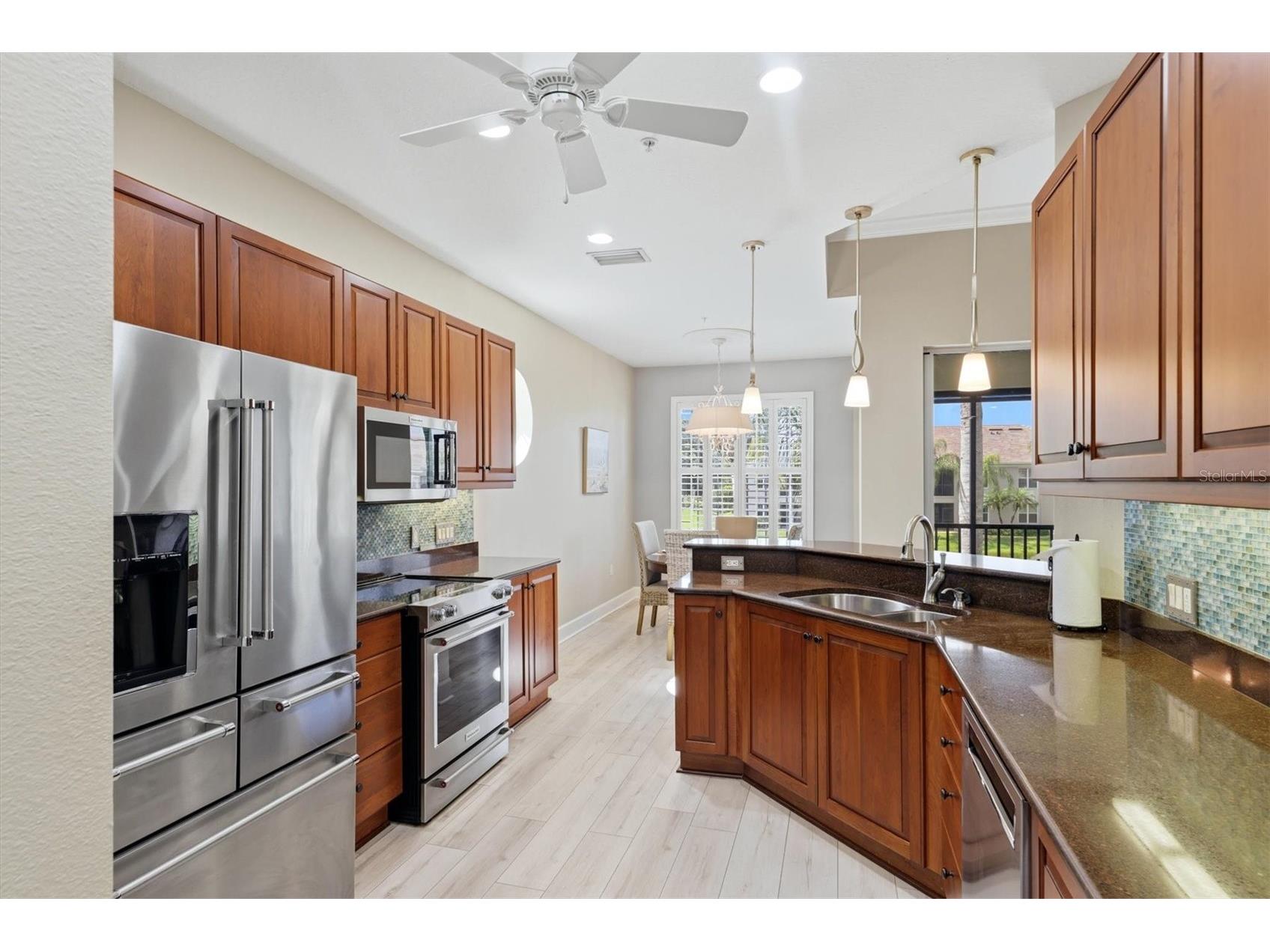 5290 Descanso Court #201B19 Sarasota FL 34238 A4694500 image18