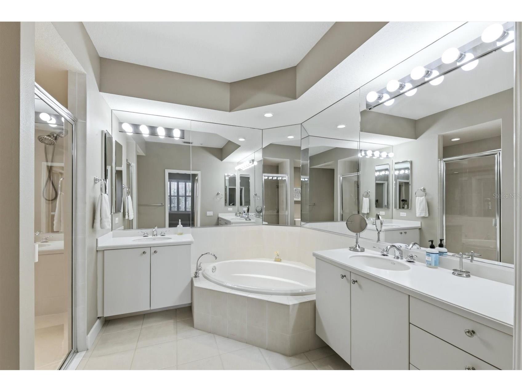 5290 Descanso Court #201B19 Sarasota FL 34238 A4694500 image23