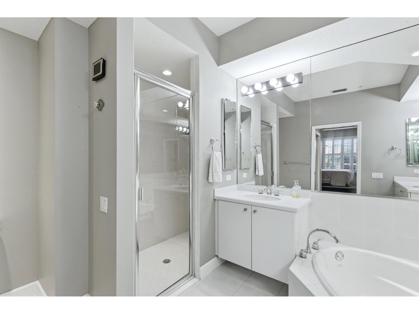 5290 Descanso Court #201B19 Sarasota FL 34238 A4694500 image24