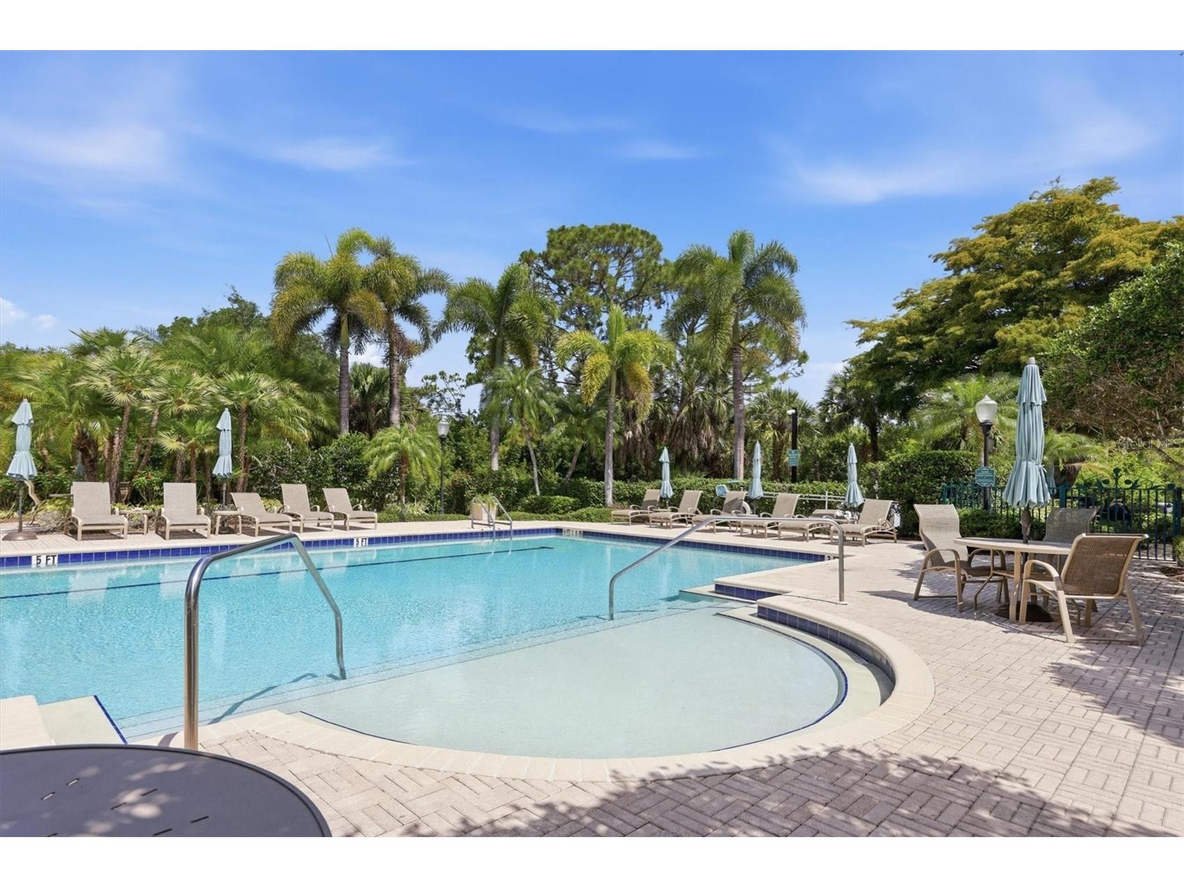 5290 Descanso Court #201B19 Sarasota FL 34238 A4694500 image38