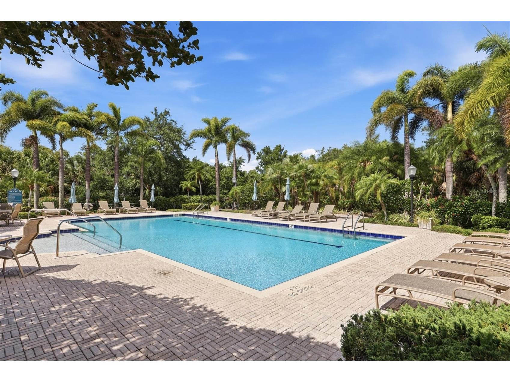 5290 Descanso Court #201B19 Sarasota FL 34238 A4694500 image39