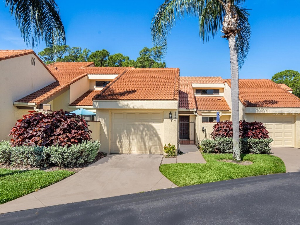 5290 Huntingwood Court #61 Sarasota FL 34235 A4608393 image1