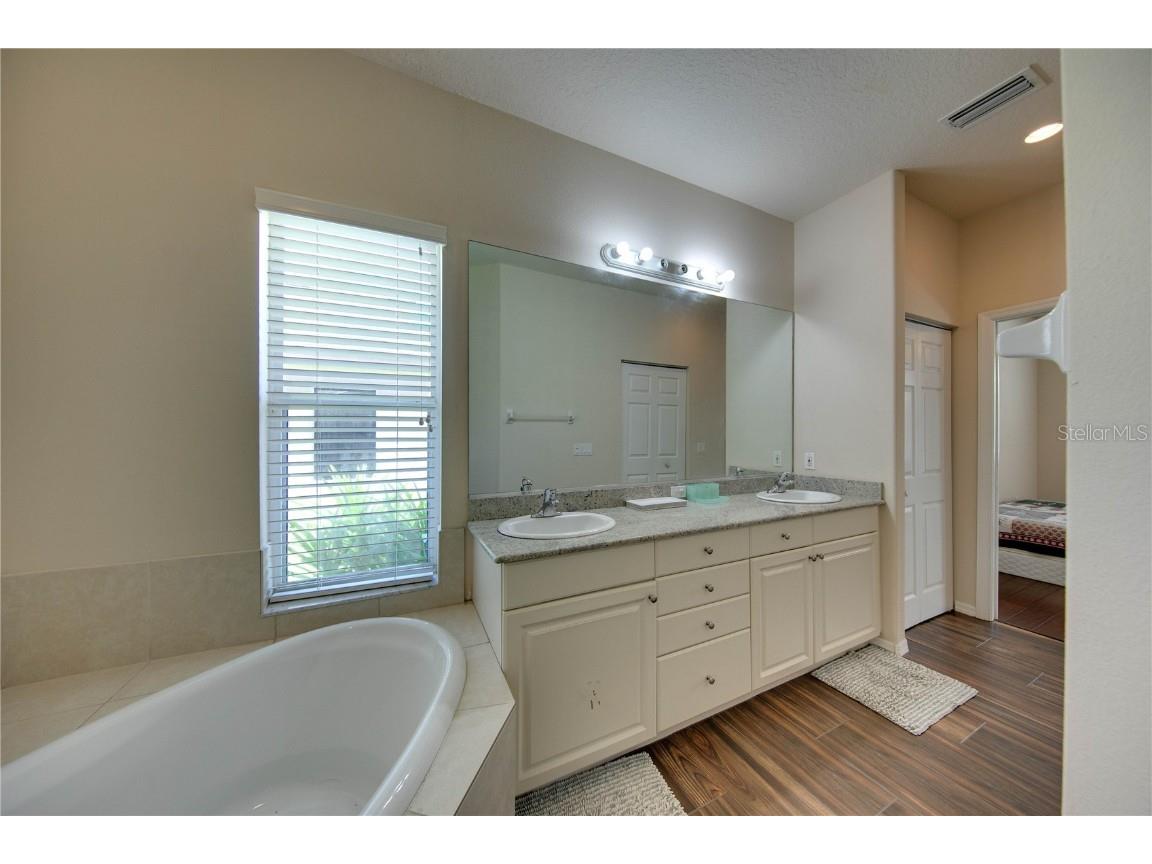 5291 Echo Lane Sarasota FL 34233 TB8447260 image19