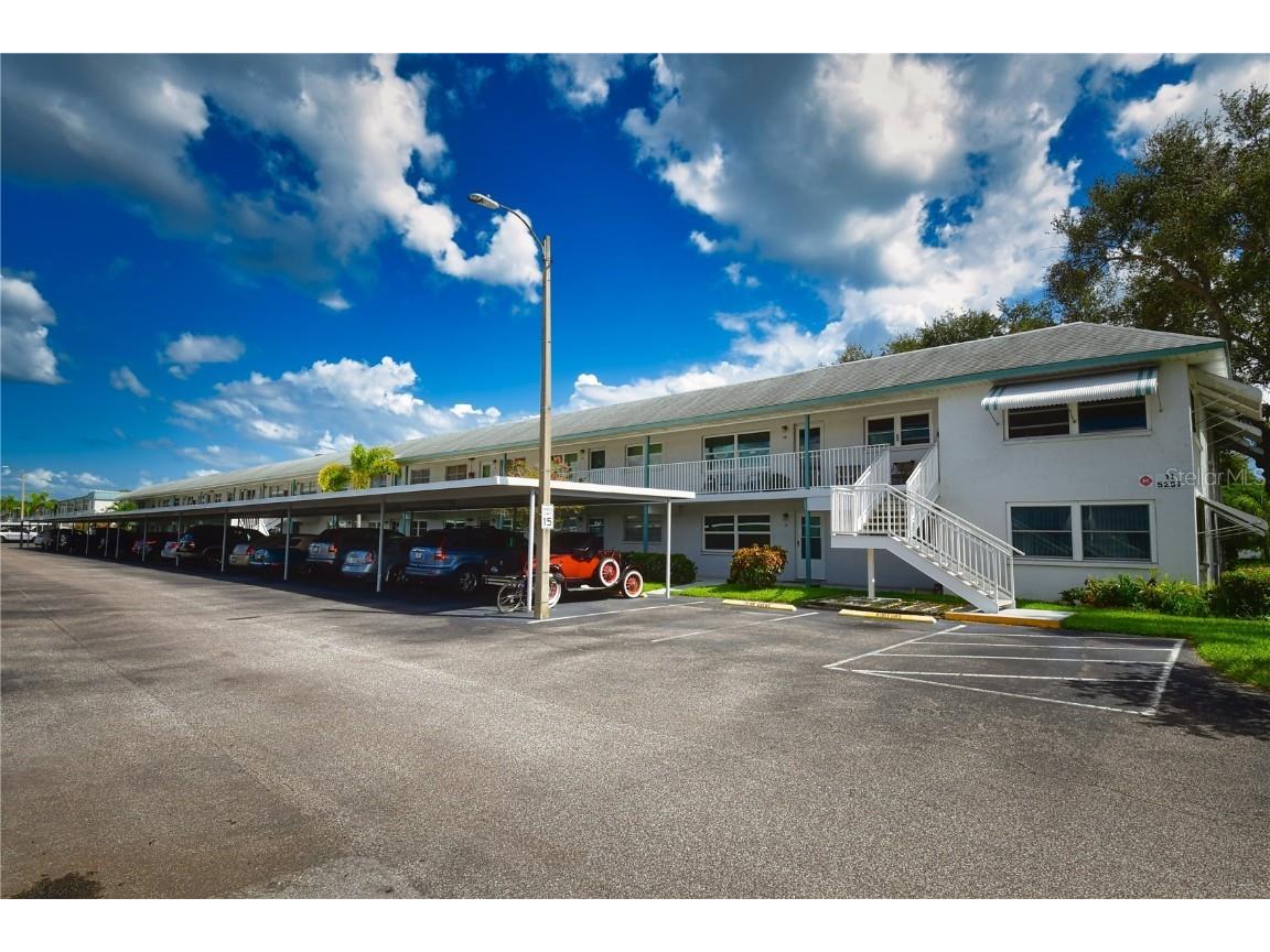 5297 81st Lane N #16 Saint Petersburg FL 33709 U8211800 image1