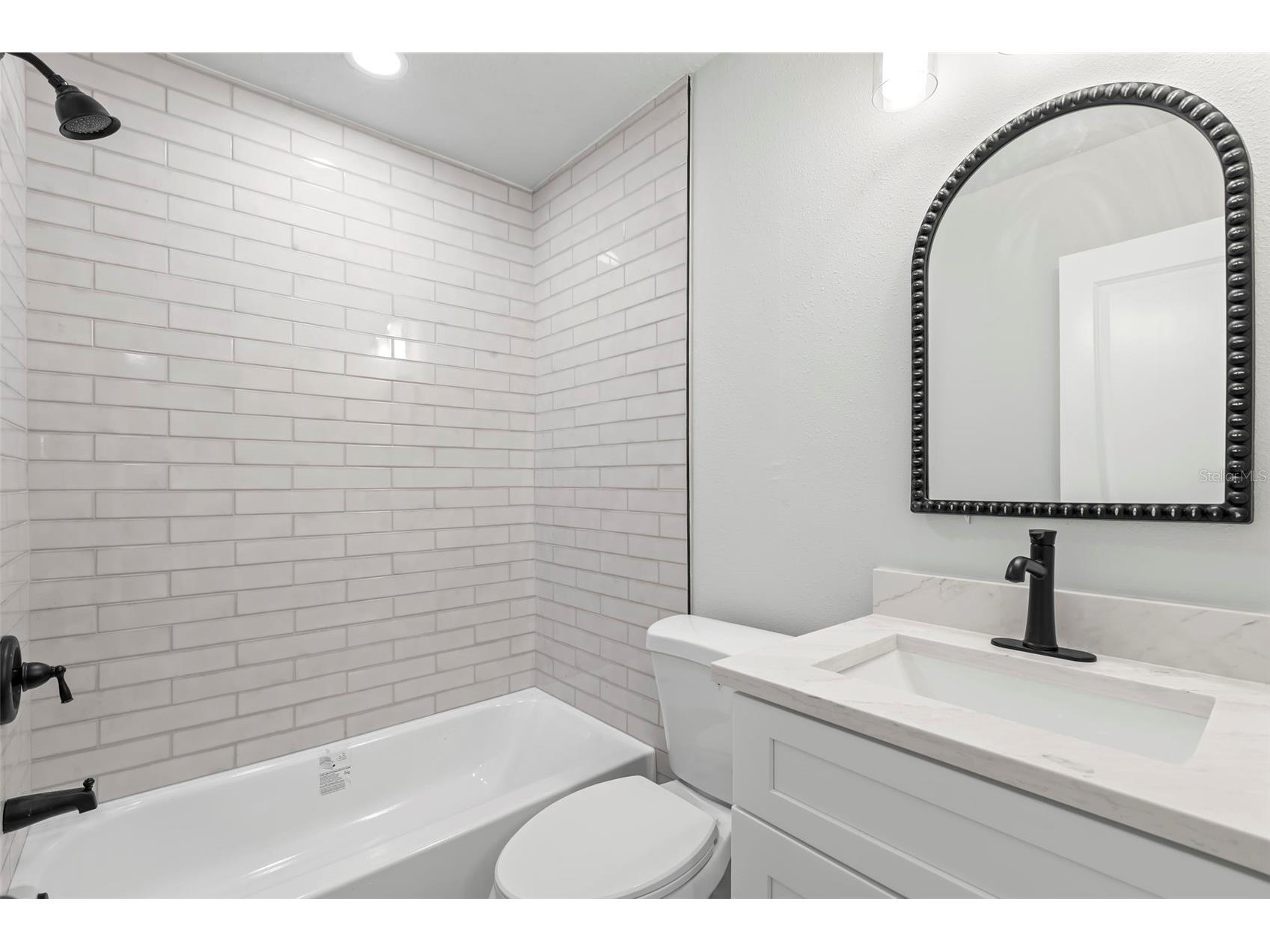 5299 35th Avenue N Saint Petersburg FL 33710 TB8513447 image25