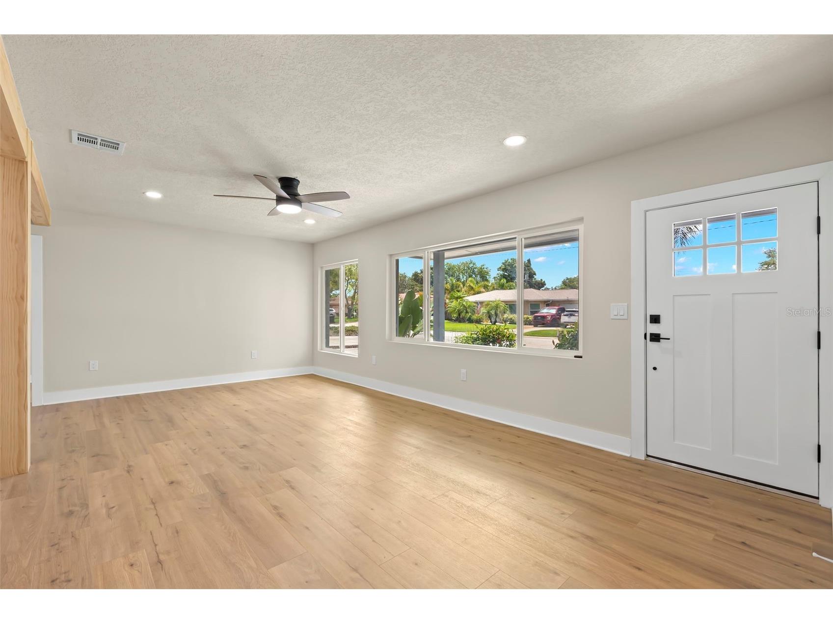 5299 35th Avenue N Saint Petersburg FL 33710 TB8513447 image7