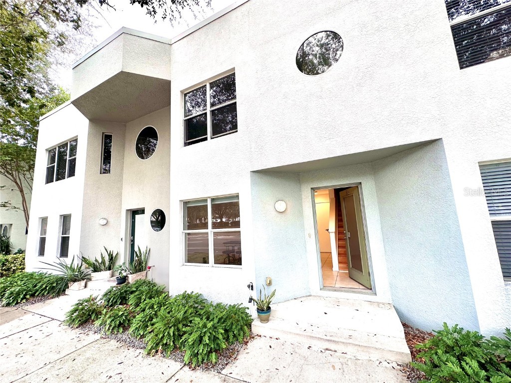 53 16th Street S Saint Petersburg FL 33705 U8221455 image1