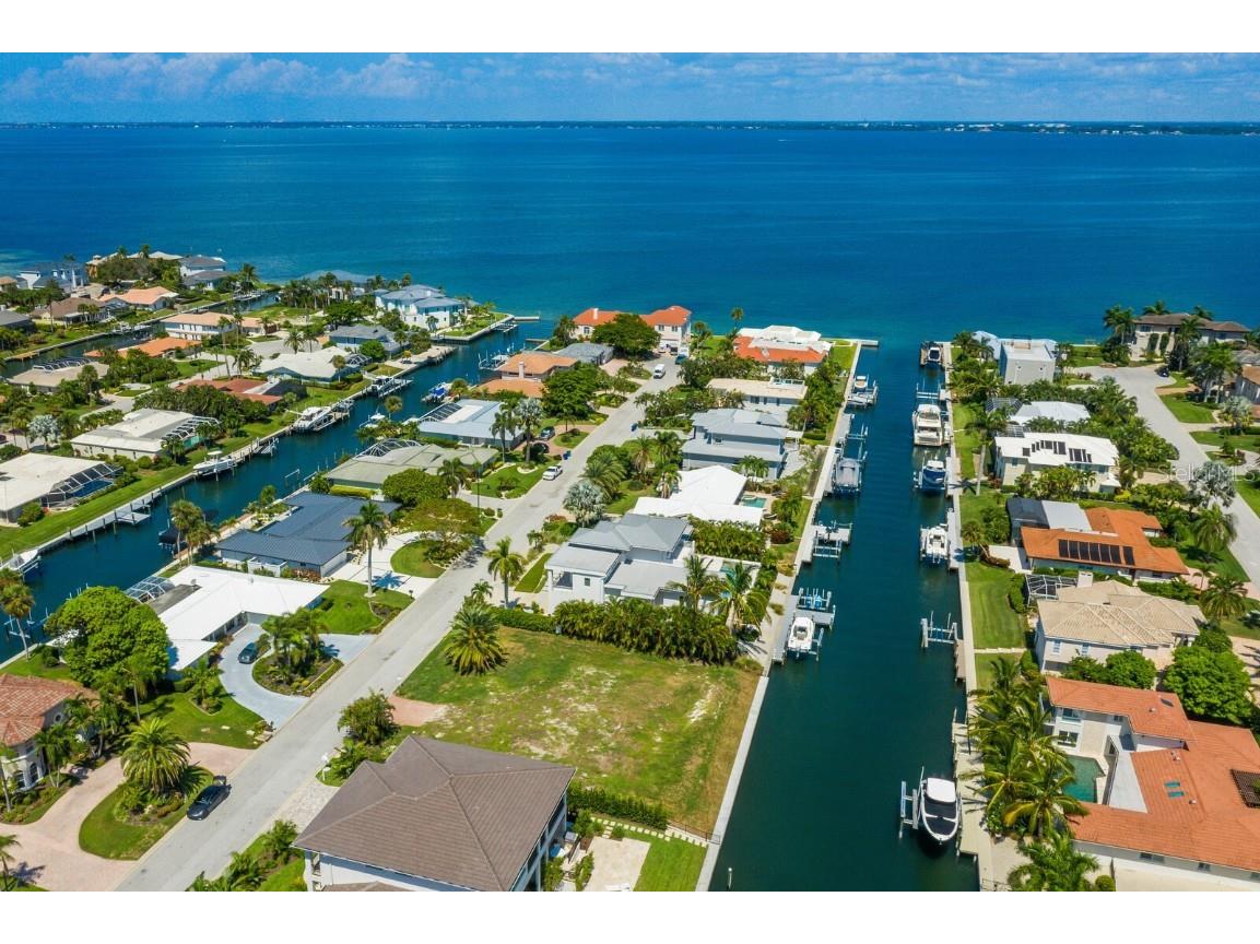 530 Chipping Lane Longboat Key FL 34228 - SARASOTA BAY GULF OF MEXICO A4582466 image1