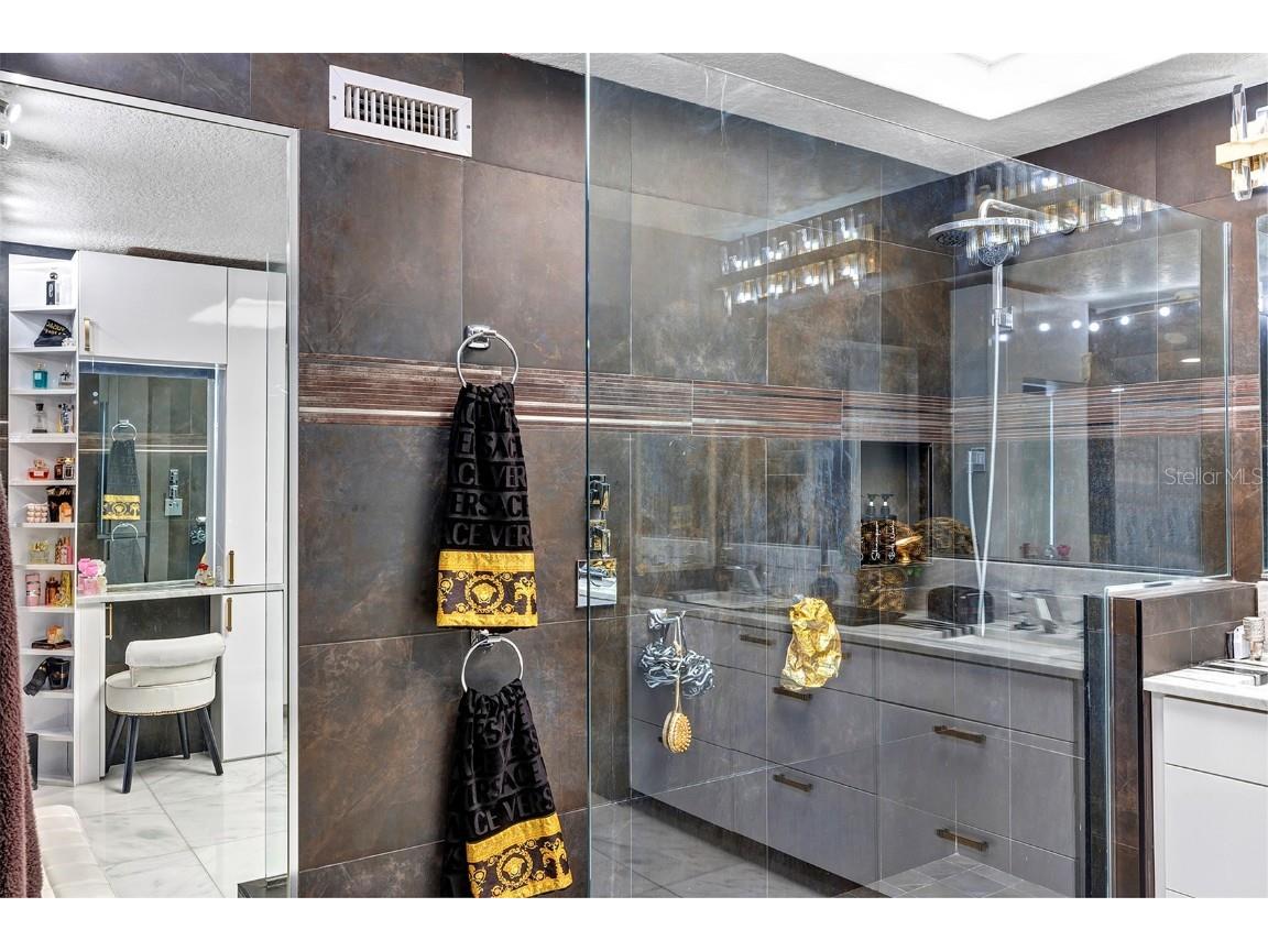 530 E Central Boulevard #1901 Orlando FL 32801 O6305060 image40