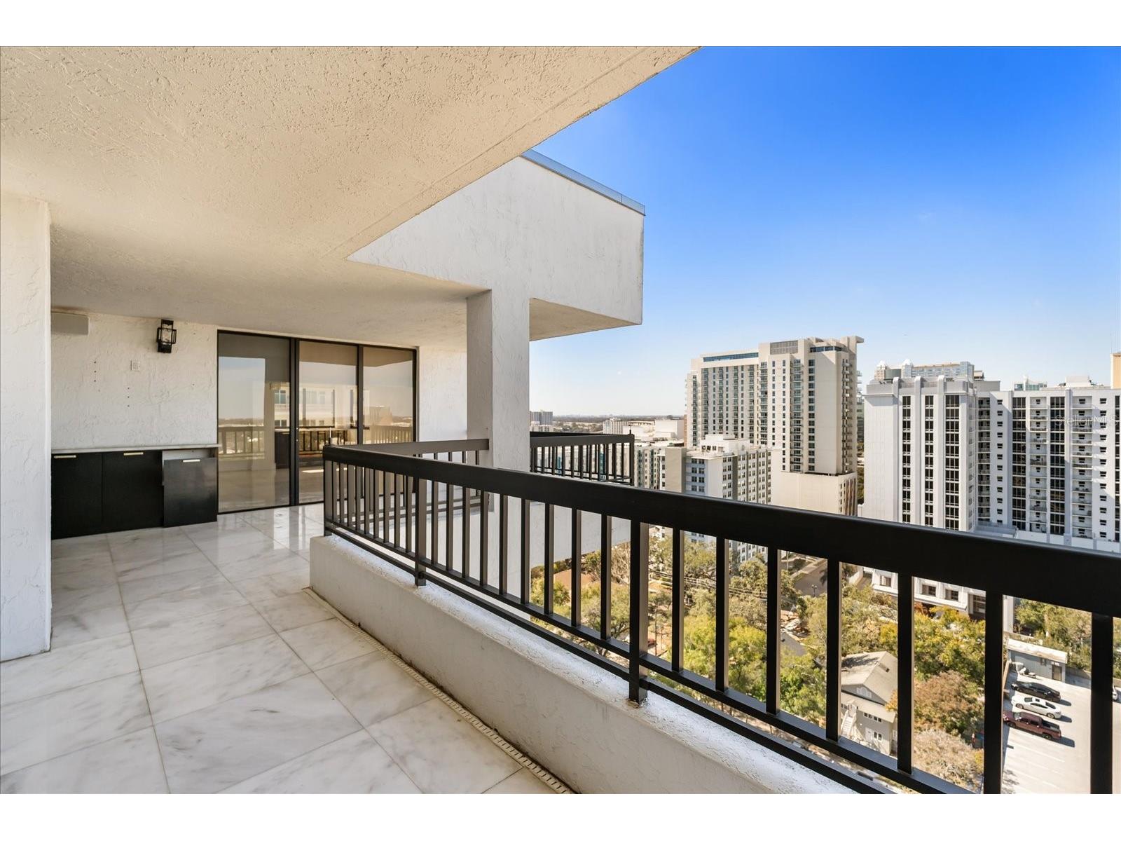 530 E Central Boulevard #1901 Orlando FL 32801 - LAKE EOLA O6383408 image46