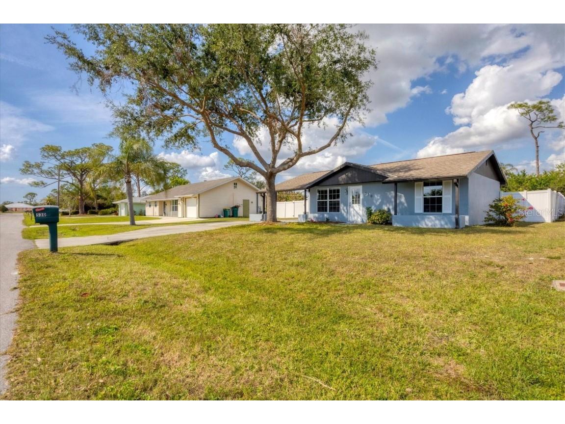 530 Lakehurst Avenue NW Port Charlotte FL 33952 D6140461 image1