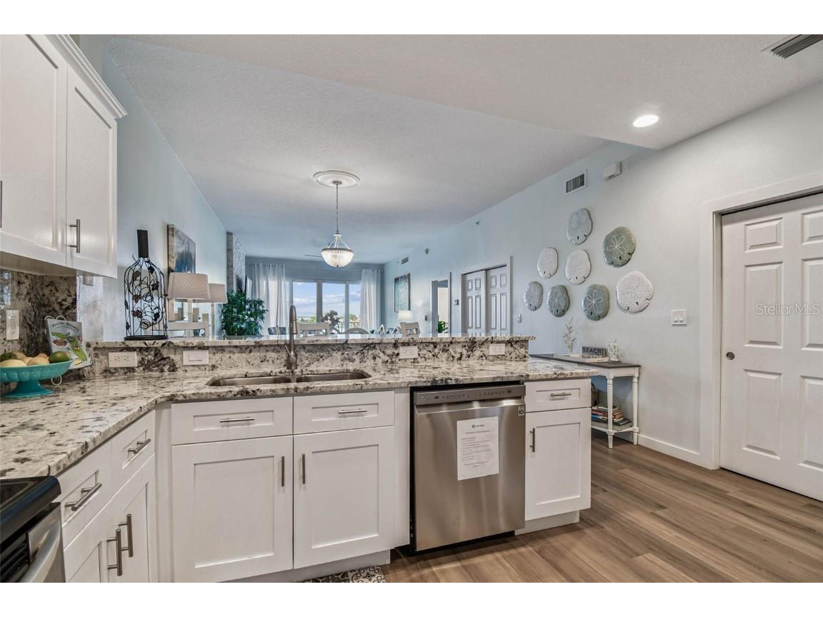 530 S Gulfview Boulevard #304 Clearwater Beach FL 33767 - CLEARWATER BAY TB8424433 image10