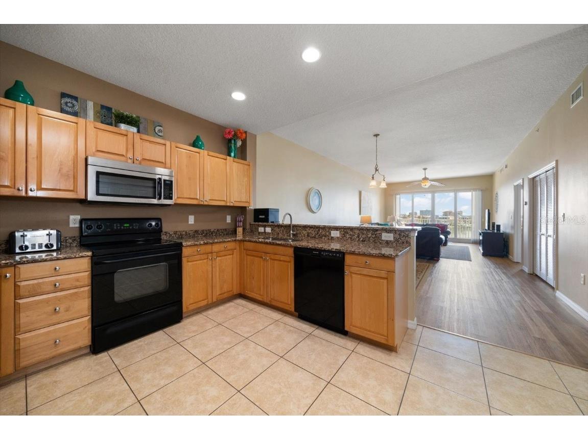 530 S Gulfview Boulevard #401 Clearwater Beach FL 33767 - CLEARWATER BAY U8113380 image5