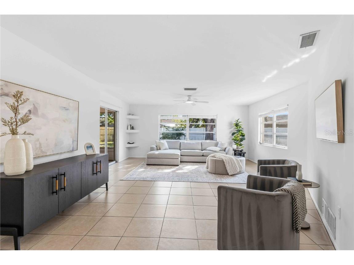 530 Saint Andrews Drive Sarasota FL 34243 A4633545 image4