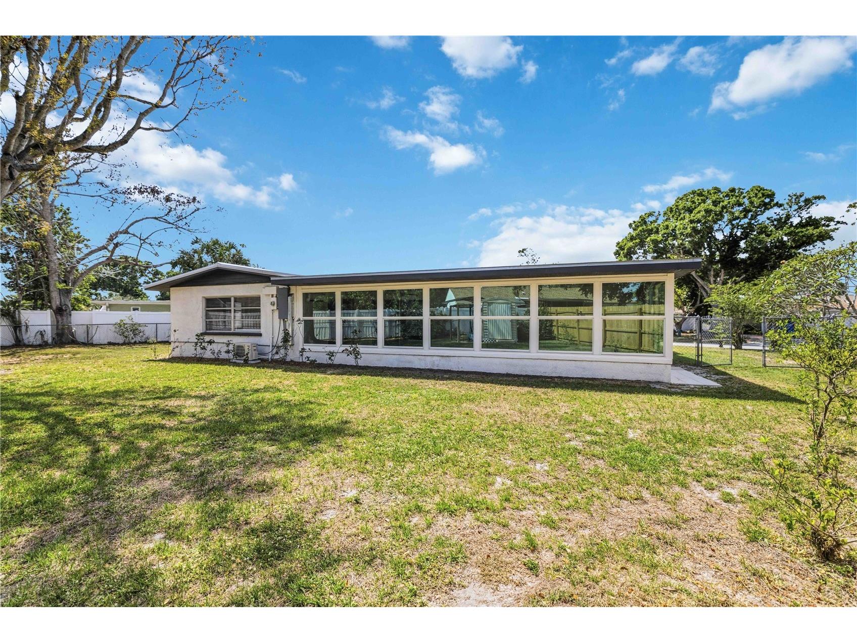 530 Saint Andrews Drive Sarasota FL 34243 A4690819 image38