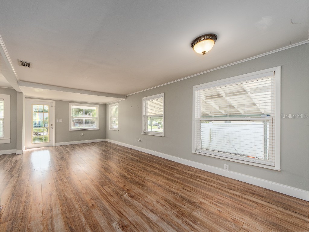 530 Skyview Avenue Clearwater FL 33756 TB8429464 image8