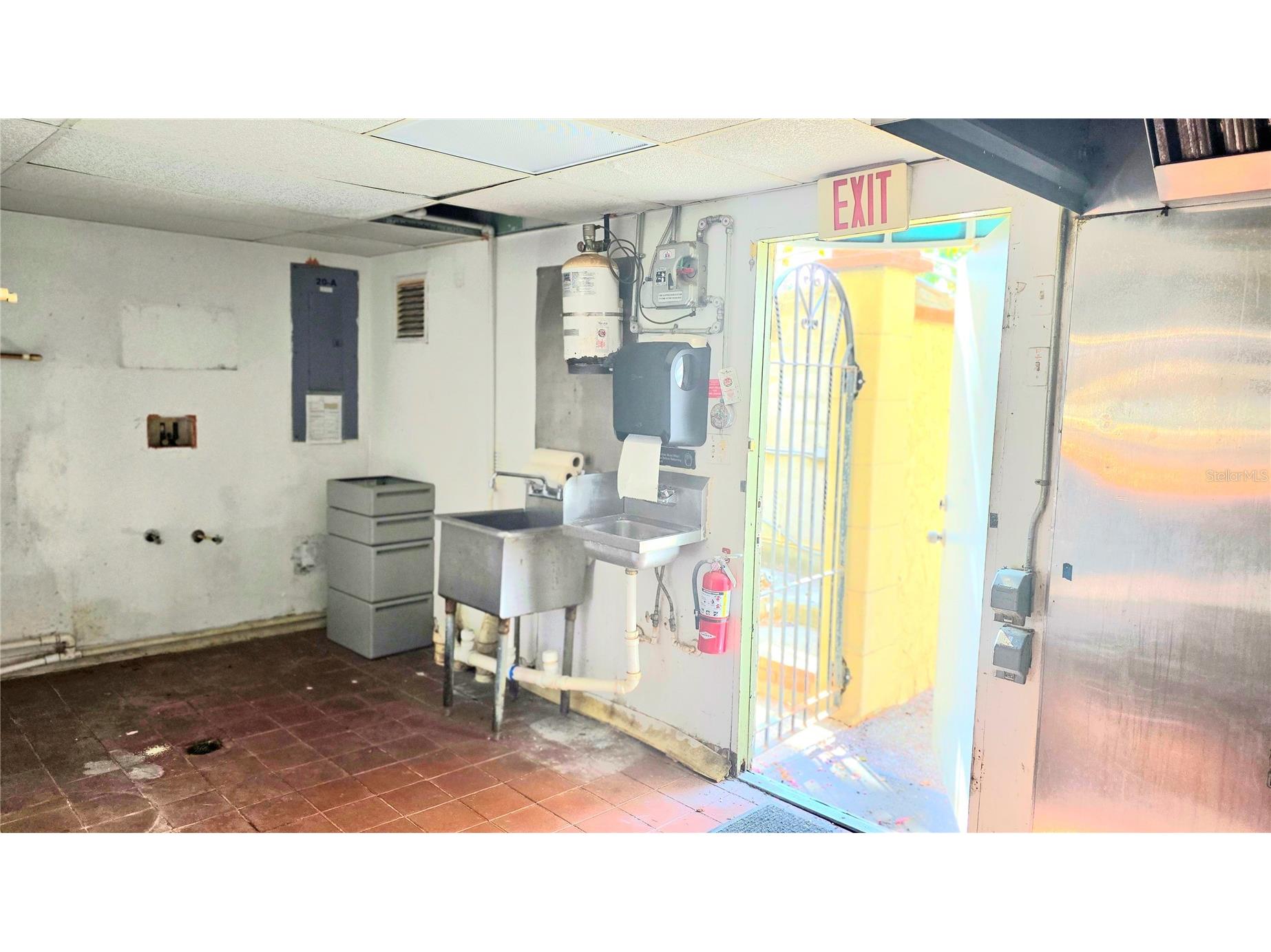 530 Us-41-Byp #20-21A Venice FL 34285 A4693122 image29