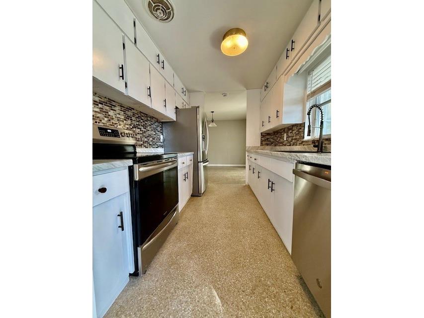 5300 18 Street Zephyrhills FL 33542 O6368542 image2