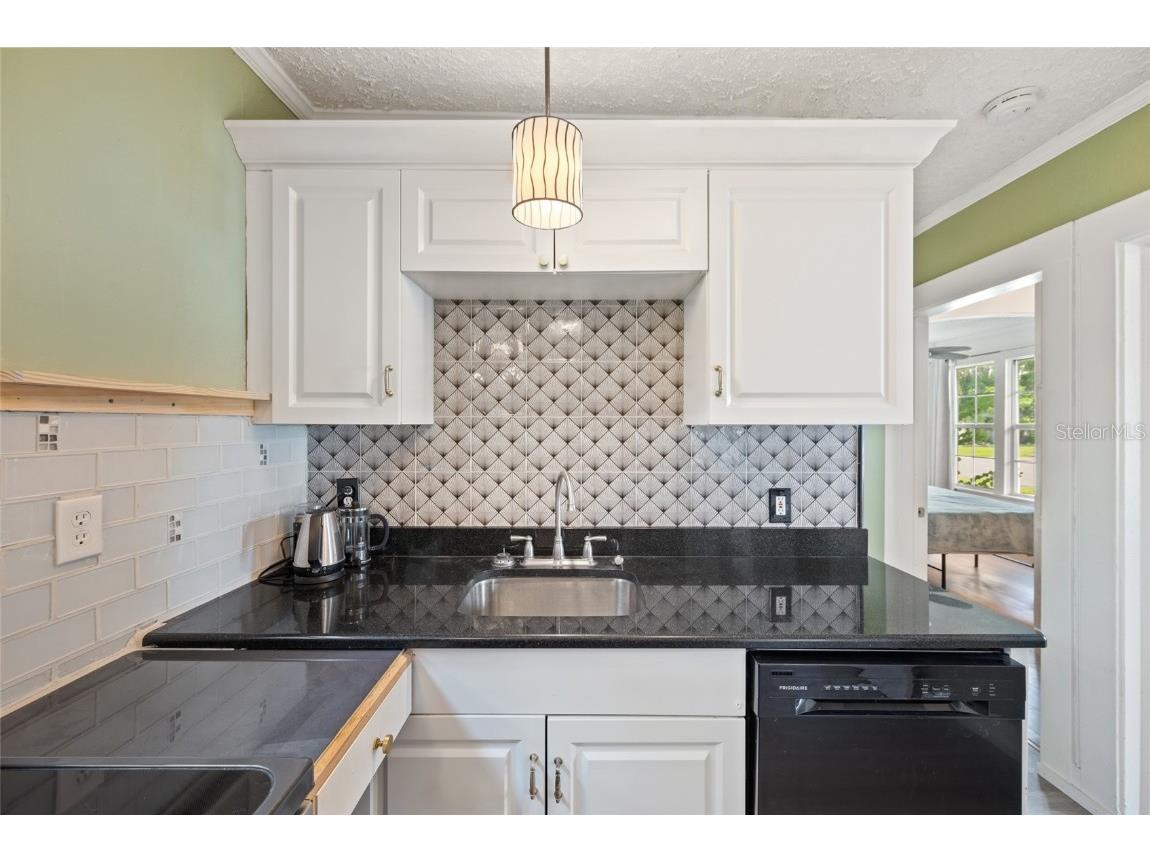 5300 7th Avenue N Saint Petersburg FL 33710 TB8425476 image8