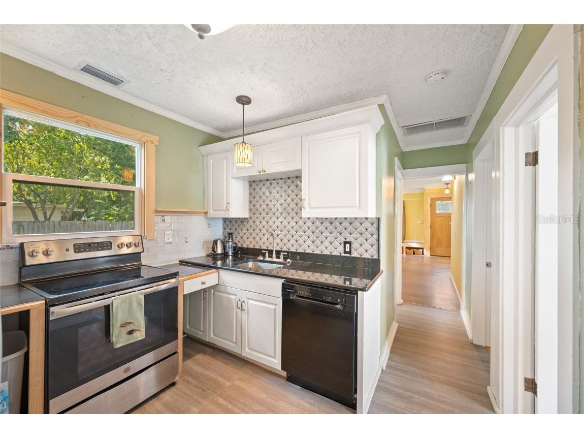 5300 7th Avenue N Saint Petersburg FL 33710 TB8425476 image9