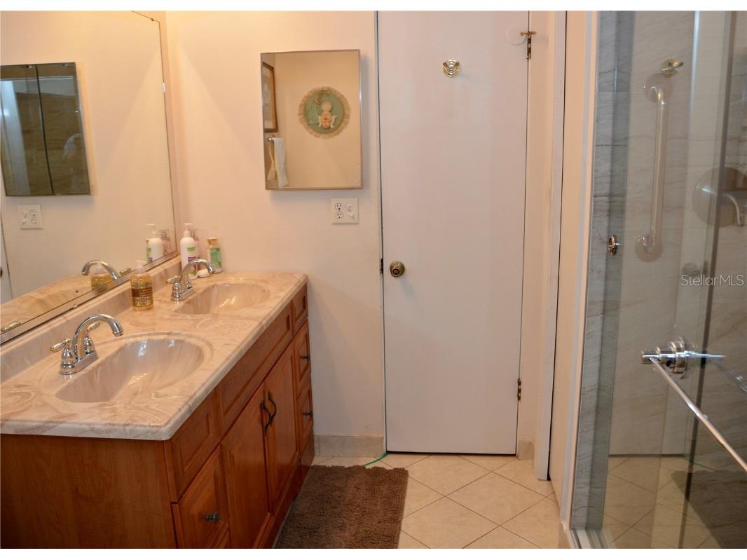 5300 Brookmeade Drive, Sarasota, FL, 34232 MLS A4607340 Edina Realty