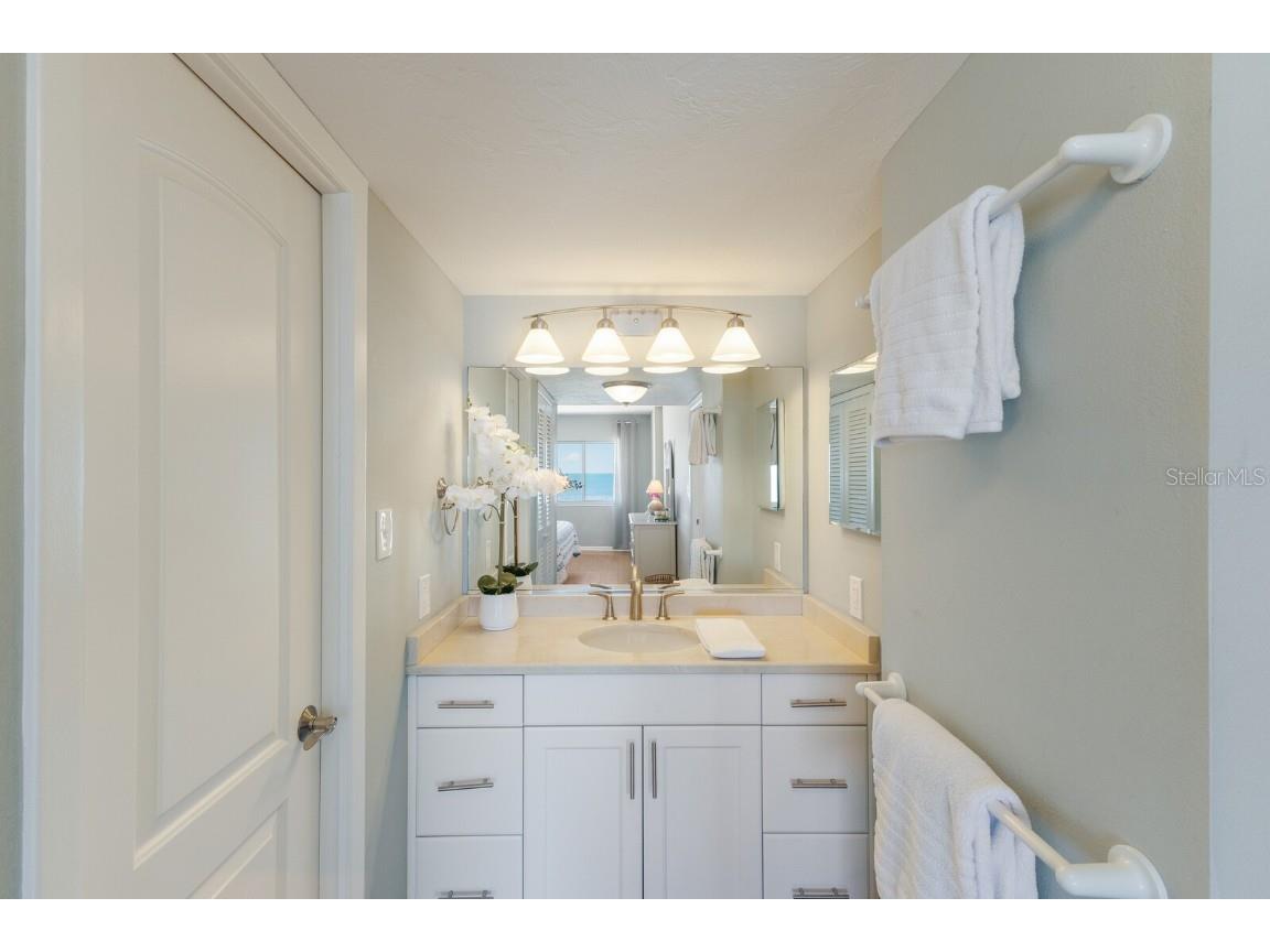 5300 Gulf Drive #204 Holmes Beach FL 34217 - GULF OF MEXICO A4646632 image37