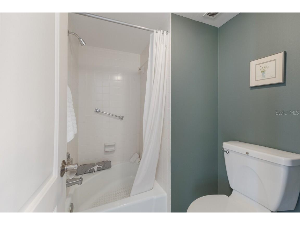 5300 Gulf Drive #204 Holmes Beach FL 34217 - GULF OF MEXICO A4646632 image40