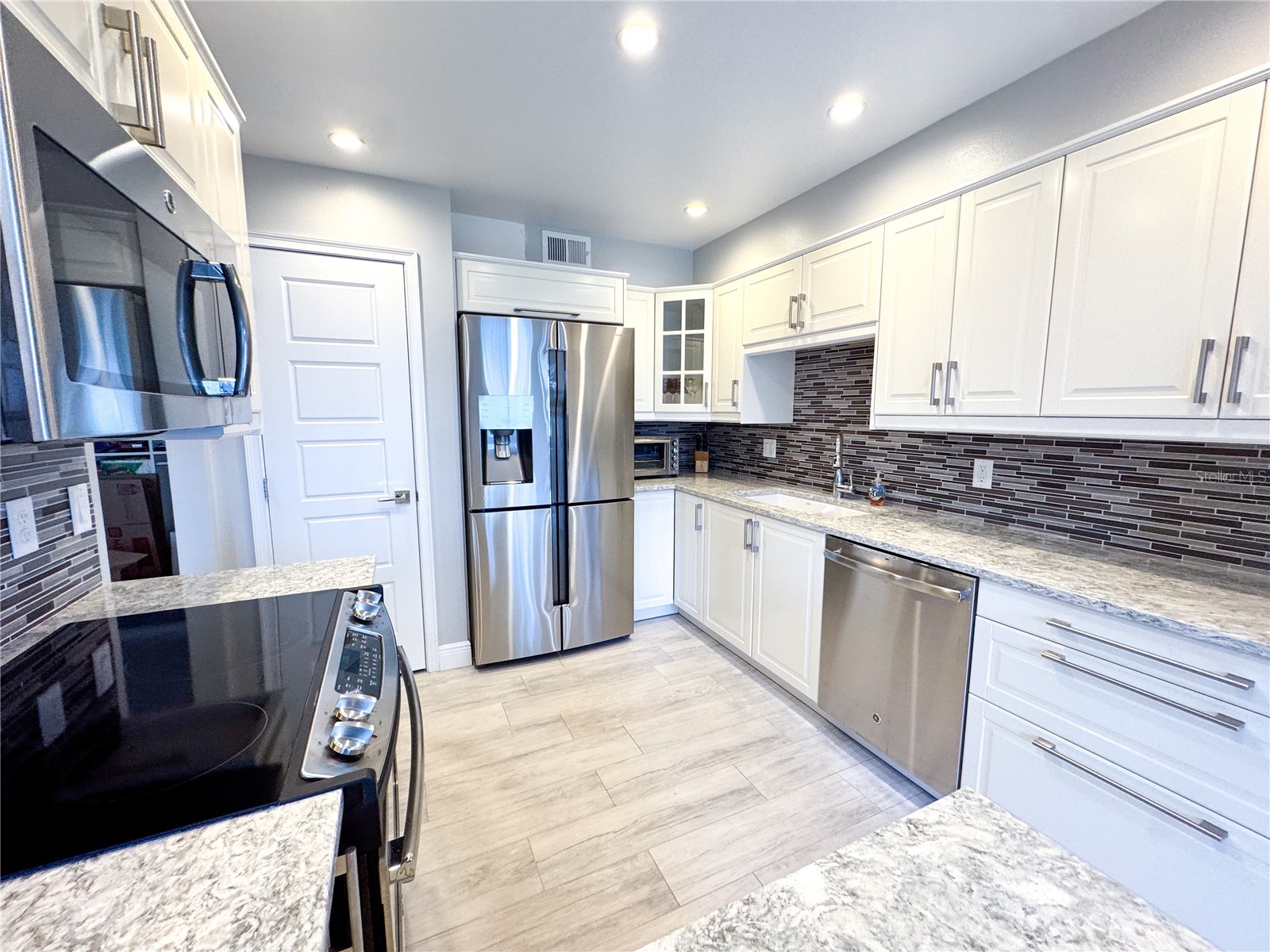 5300 White Cliff Lane #8 Orlando FL 32812 O6410292 image9