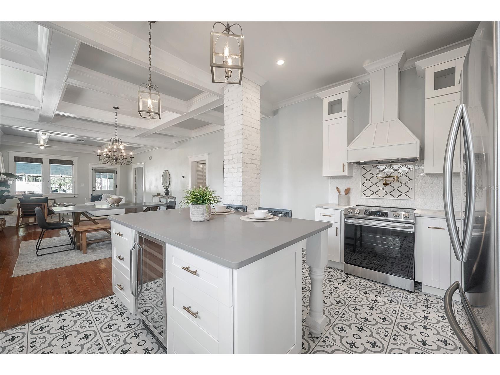 5301 N Central Avenue Tampa FL 33603 TB8522989 image24