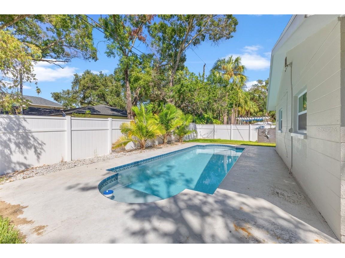 5301 Venetian Boulevard NE Saint Petersburg FL 33703 TB8310999 image1