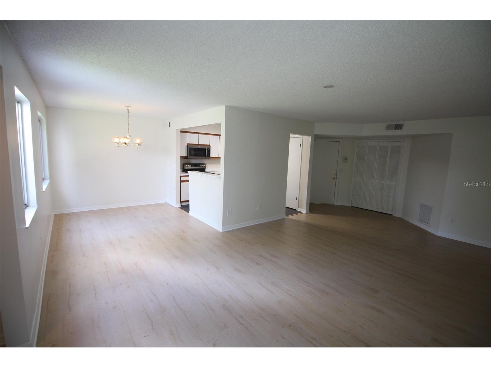 5301 White Cliff Lane #2 Orlando FL 32812 O6421450 image2
