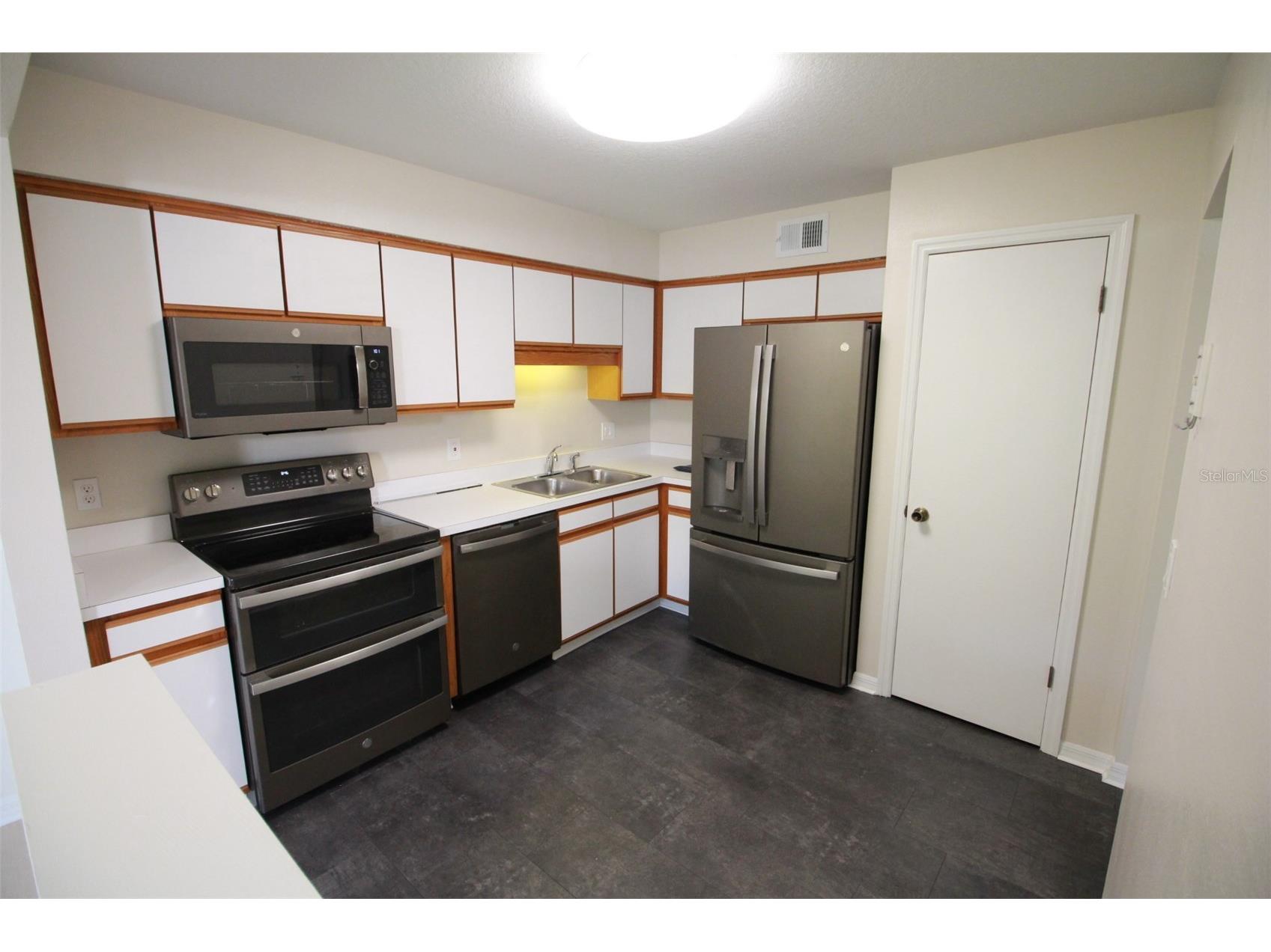 5301 White Cliff Lane #2 Orlando FL 32812 O6421450 image6