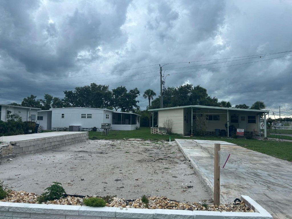 5302 Chateau Lane Bradenton FL 34207 A4655721 image2