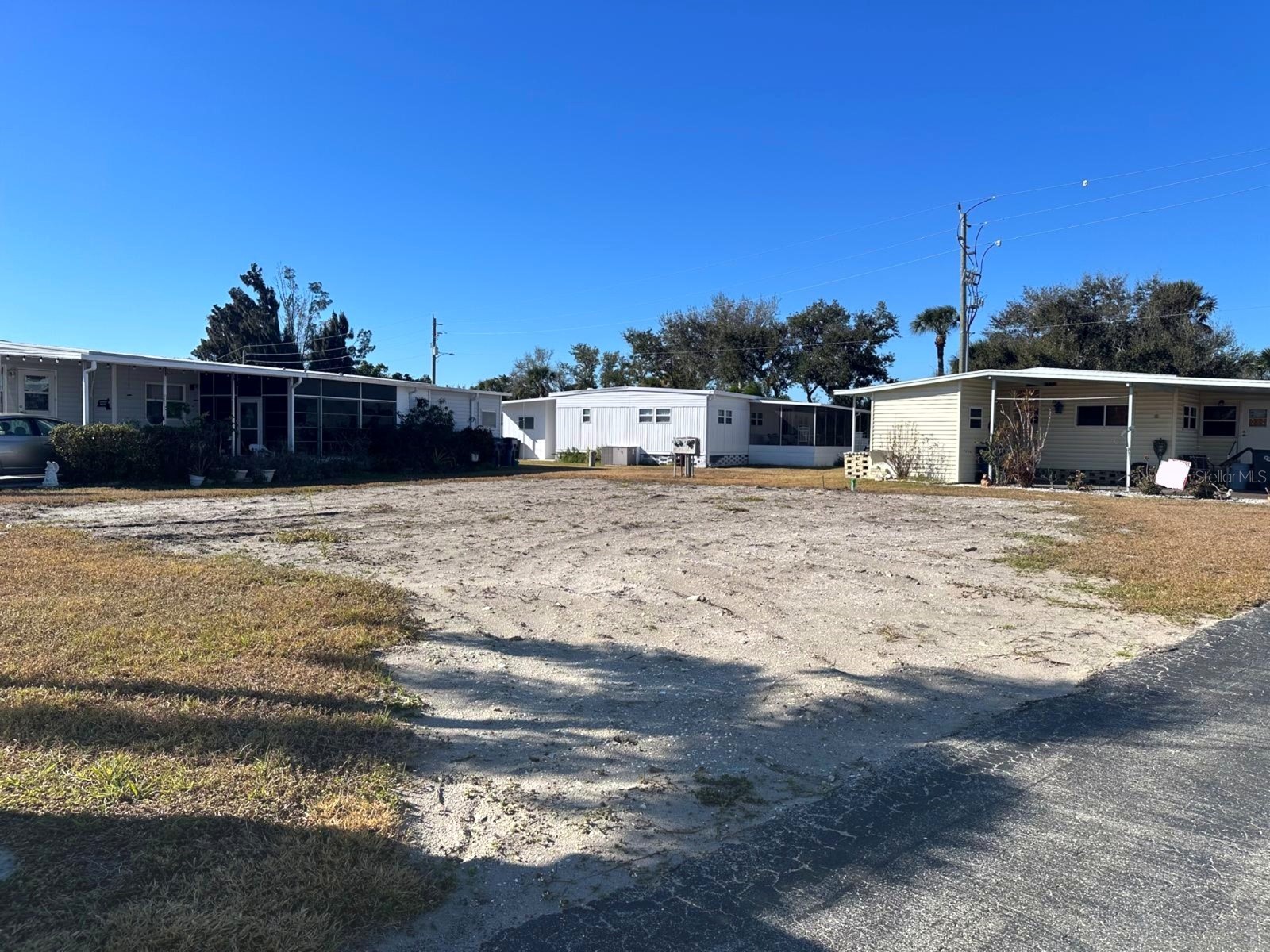 5302 Chateau Lane Bradenton FL 34207 A4684935 image2