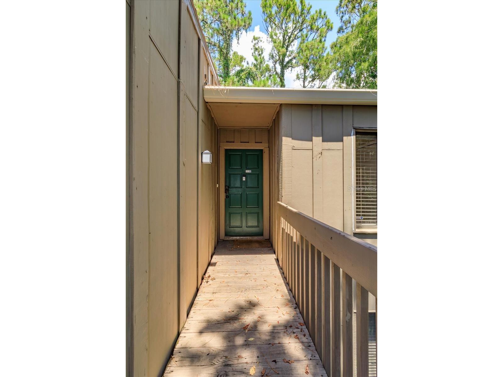 5303 Indian Creek Drive #D Orlando FL 32811 O6406171 image1