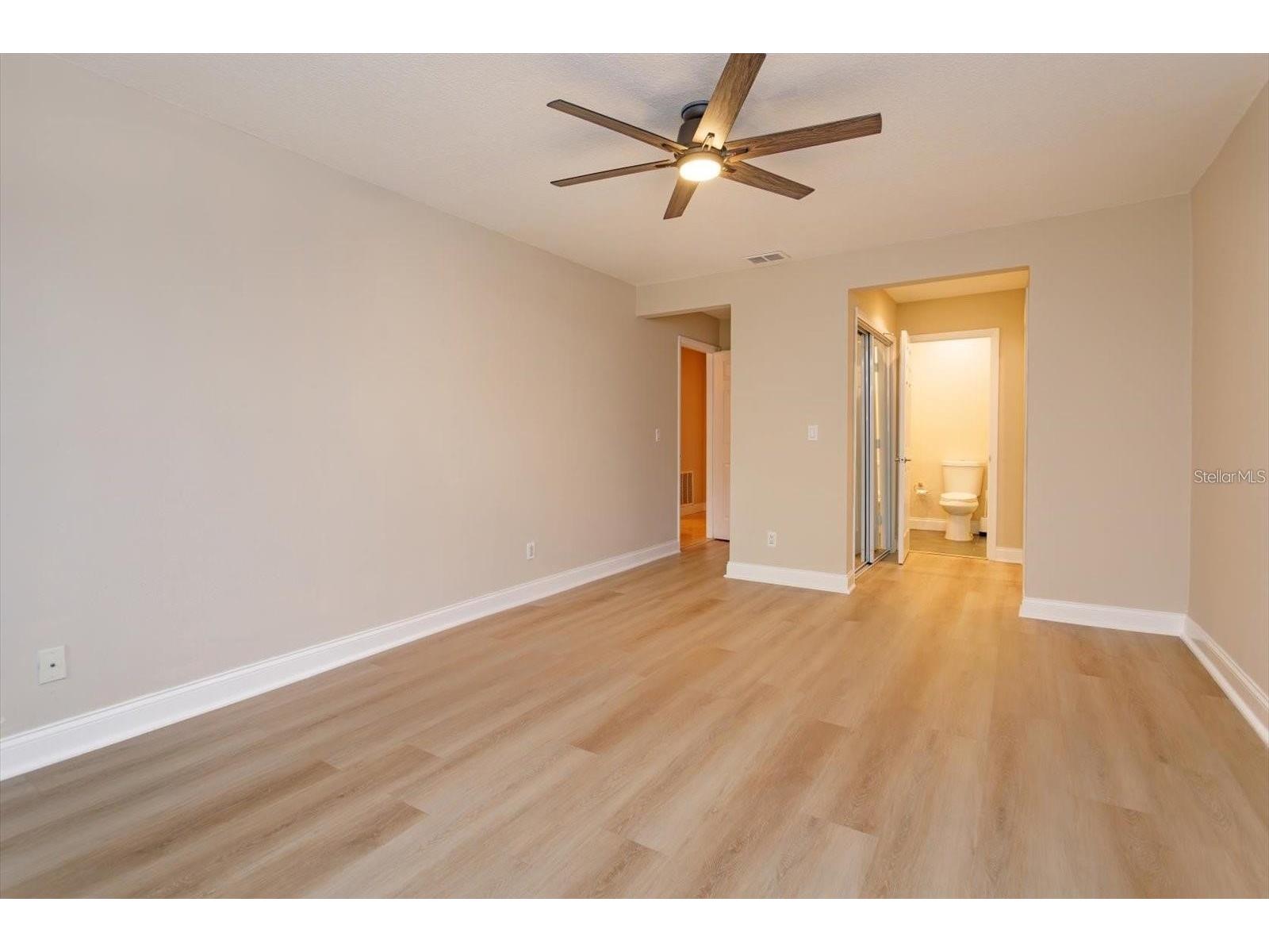 5303 Indian Creek Drive #D Orlando FL 32811 O6406171 image17