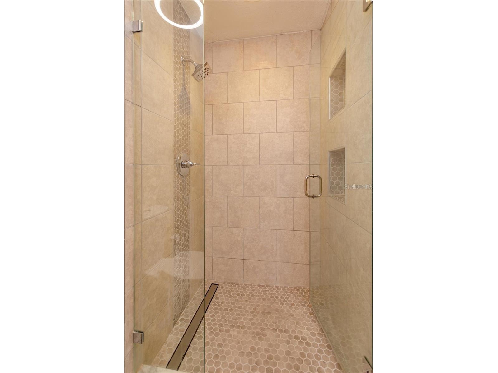 5303 Indian Creek Drive #D Orlando FL 32811 O6406171 image19
