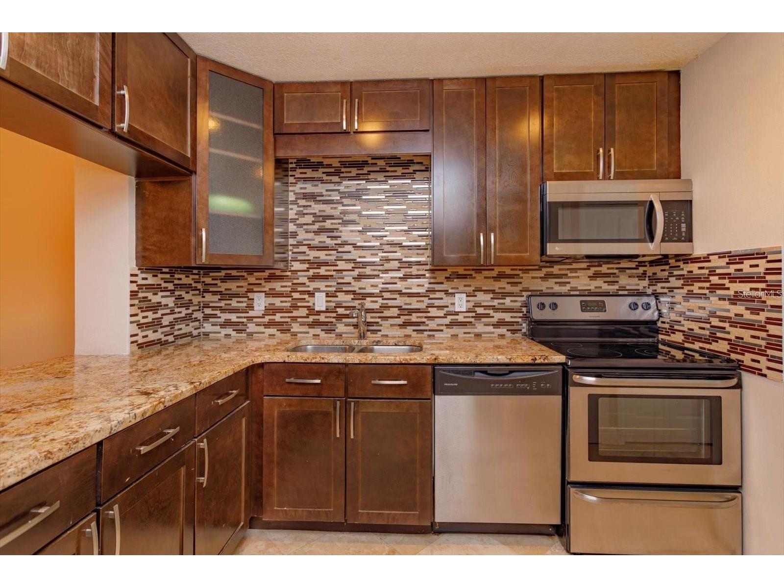 5303 Indian Creek Drive #D Orlando FL 32811 O6406171 image3