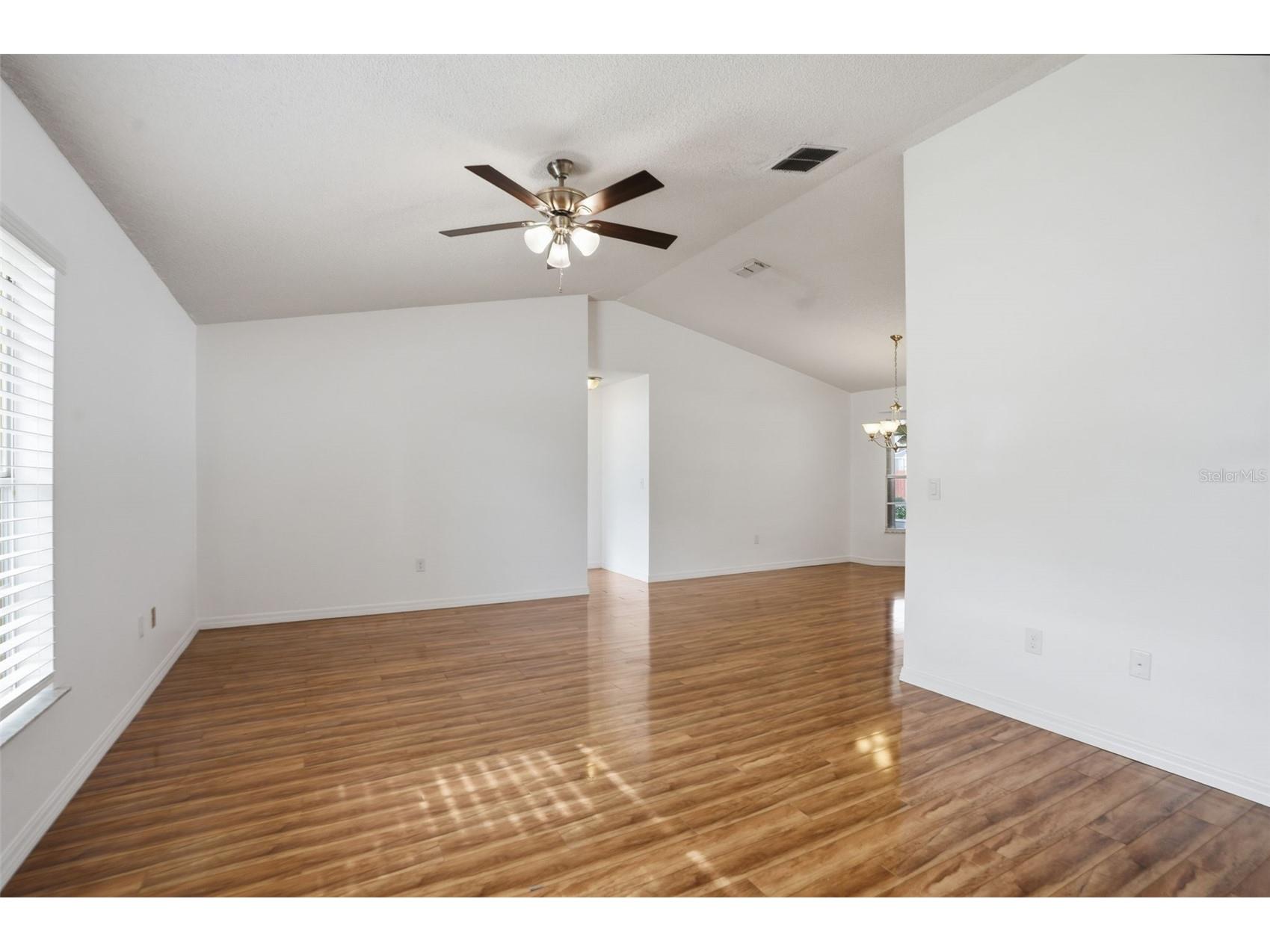 5303 Las Flores Viaduct New Port Richey FL 34655 W7883853 image4